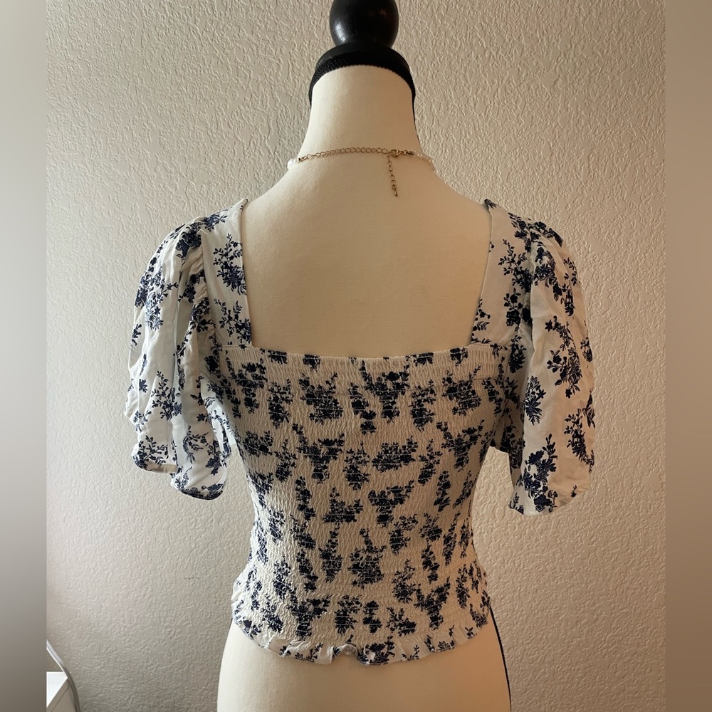 Forever 21 Blue Floral Smocked Blouse - Picture 2 of 2